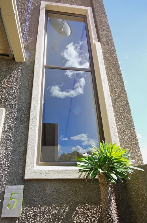 Hartmann Suites Serviced Self-Catering Apartments Windhoek Buitenkant foto